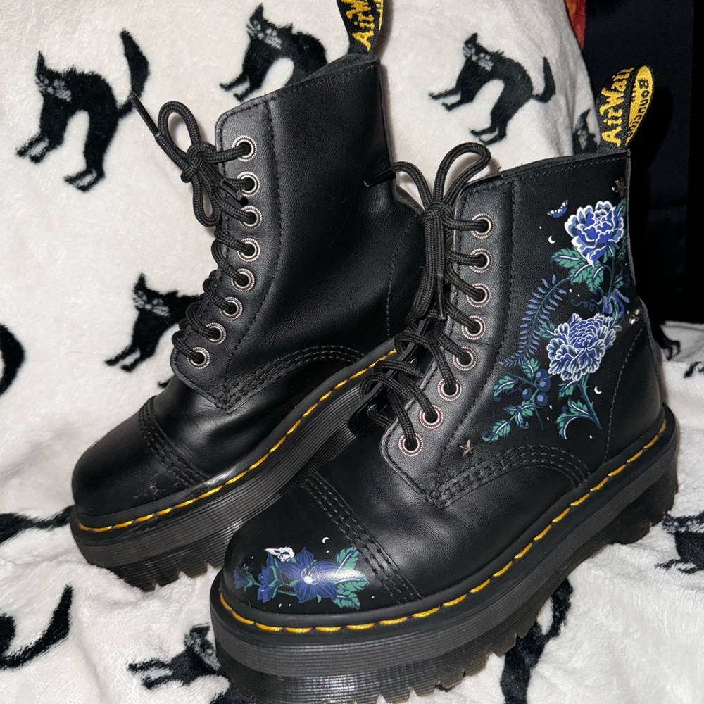 Dr. Martens Sinclair Platforms Mystic Floral Blue